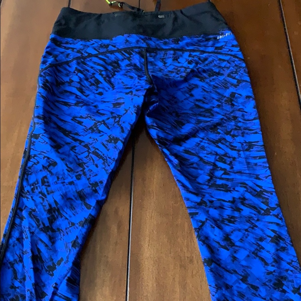 Running capris - Picture 5 of 7